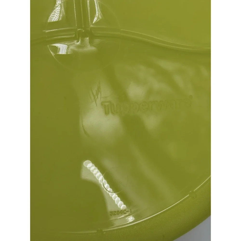 Tupperware 3284C-1 Green & Yellow Crystal Wave 3‎ Triple Divided Bowl Vented NEW